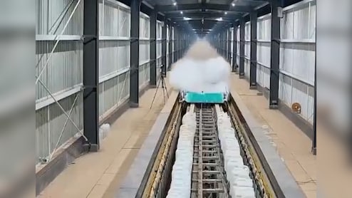 2 सेकंड में 700 Kmph की स्पीड... चीन की इस ट्रेन ने रफ्तार को लेकर बनाया विश्व रिकॉर्ड