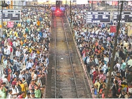 Mumbai Local Train Update: मुंबई में आज 300 लोकल ट्रेनें रद्द, घर से निकलने से पहले जरूर चेक कर लें अपना रूट