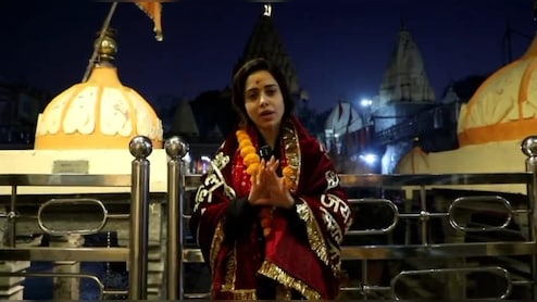 New Year 2026: एक्ट्रेस नुसरत भरूचा पहुंचीं उज्जैन, भस्म आरती में लिया महाकाल बाबा का आशीर्वाद