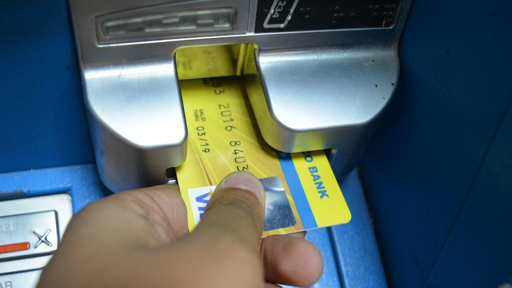 Private Sector Banks Hold Dominance Over Credit Cards; Debit Cards Find Forte Within Public Banks