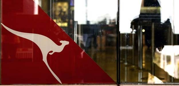 Australia's Qantas, Virgin Allow Smartphones Throughout Flights