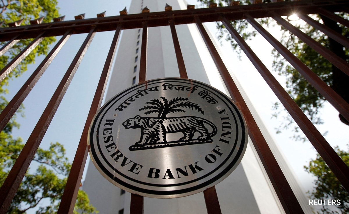 RBI Issues Revised Guidelines For Investment Of Commercial Banks