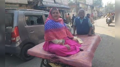 ठेले पर सब्ज़ी नहीं, सुरेश सहारिया की बीमार पत्नी थीं... जो पैदल चला वो था सिस्टम