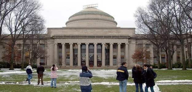 MIT undergraduates to get $100 in bitcoin in digital money trial
