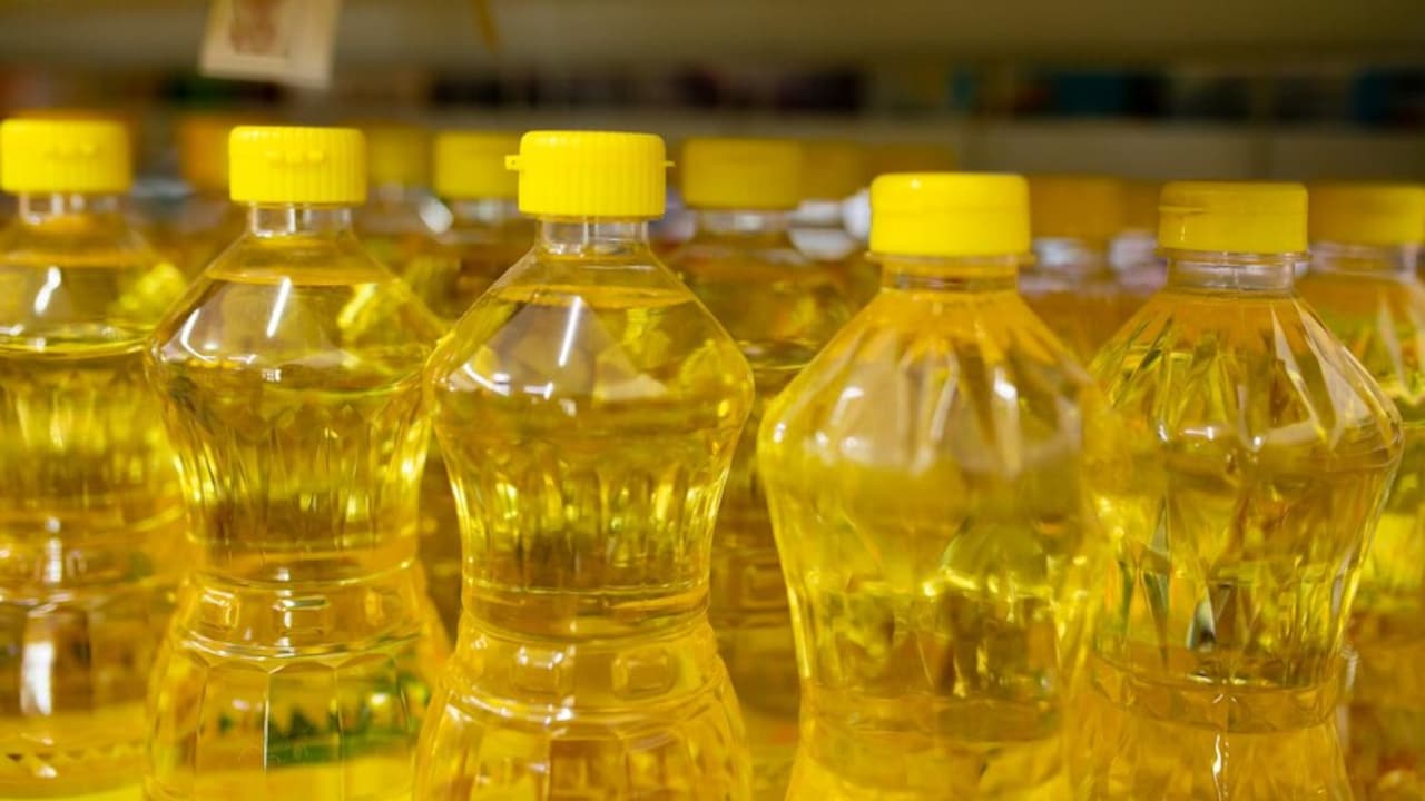 FDA Seizes Loose Edible Oil Worth Rs 1.94 Crore From Multiple Establishments In Beed