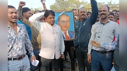 भाजपा नेता के विवादित बयान से बवाल, दलित समाज ने थाने में फेंकी चूड़ियां; गिरफ्तारी की मांग
