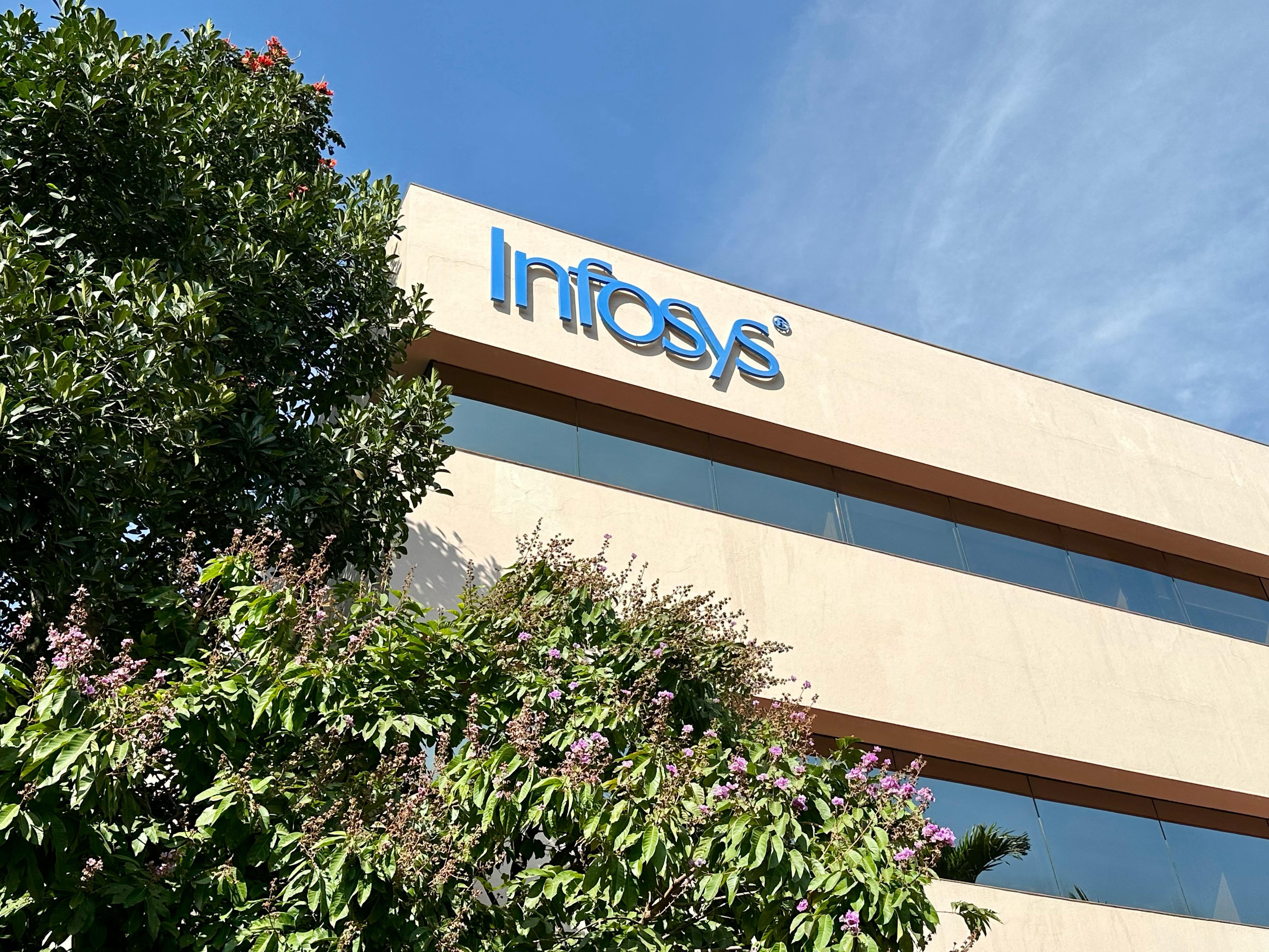 Infosys Onboards 2,000 Freshers After Two-Year Delay