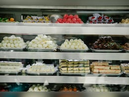 Year Ender 2025 : फेस्टिव सीजन में सबसे ज्यादा बिके कौन-से स्नैक्स और मिठाइयां?