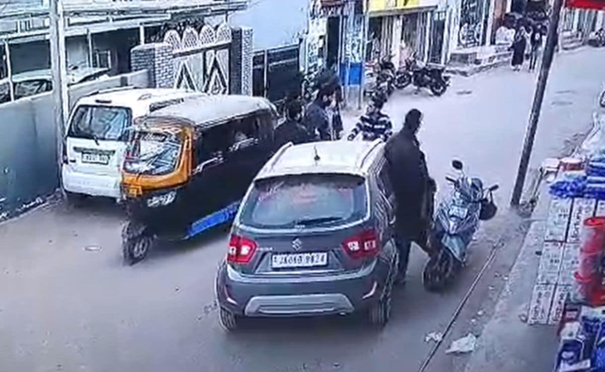 Road Rage On Camera: J&K Cop Slaps Man, Tosses His Phone After Argument