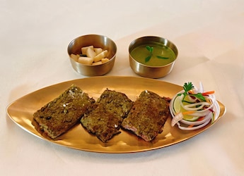 Pathar Ka Gosht: Hyderabad's Stone-Cooked Mutton That Redefines Slow Food