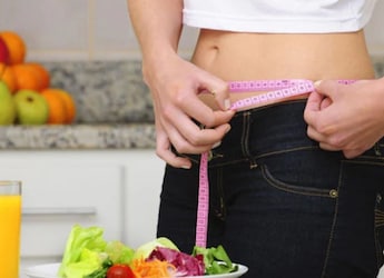 How To Lose Christmas Weight And Feel Lighter Before New Year's Eve