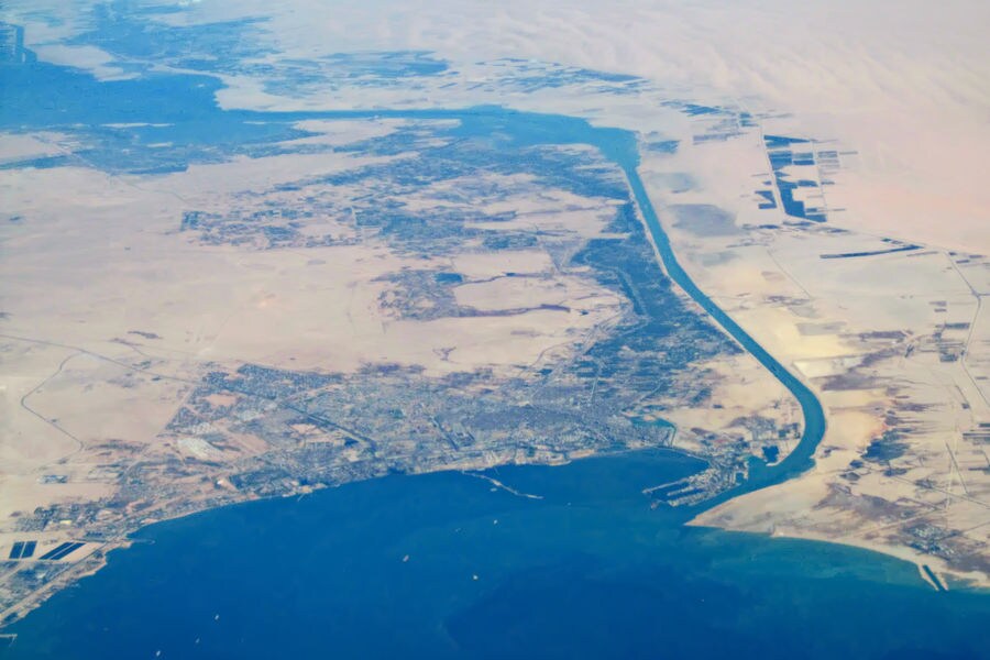 Ship Refloated After Running Aground in Egypt&rsquo;s Suez Canal