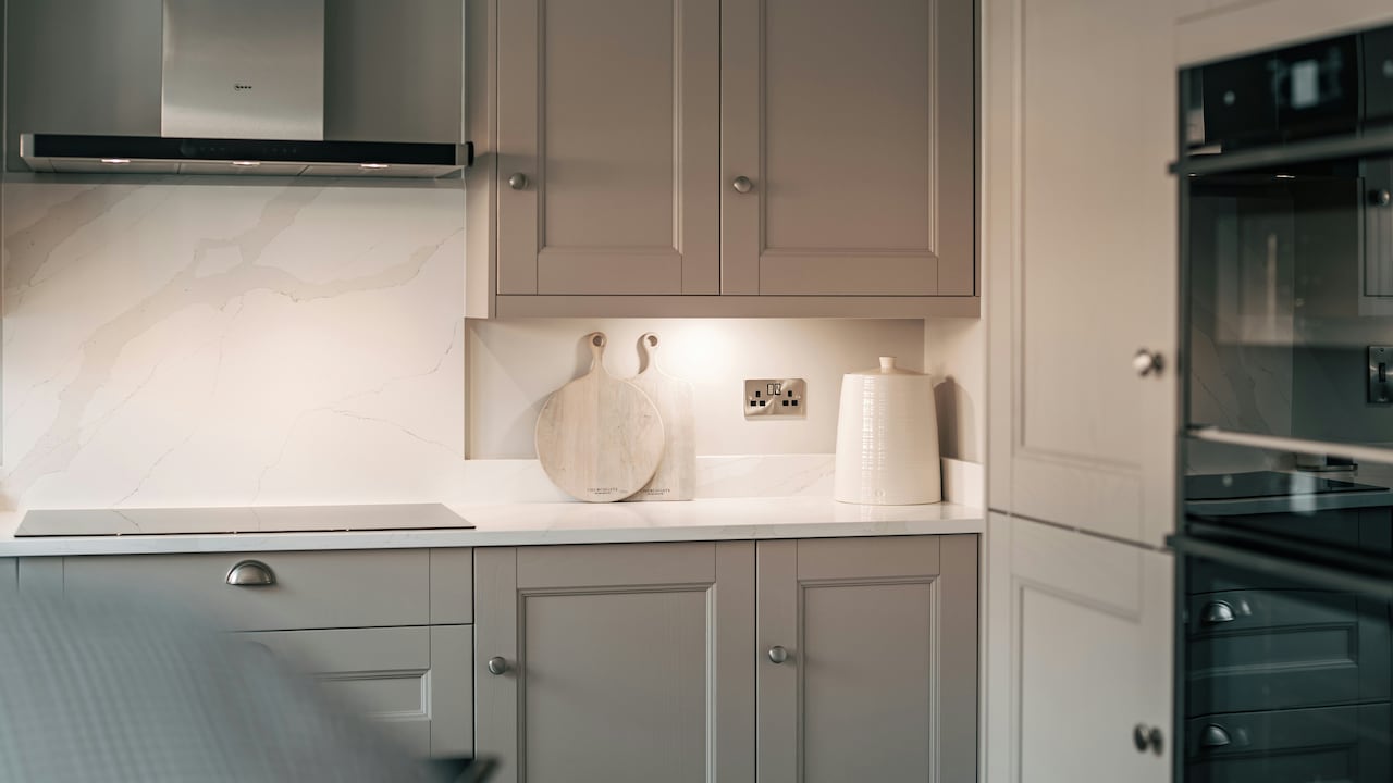 How To Buy A Wooden Cupboard Online: Tips For Reading Photos And Reviews How To Buy A Wooden Cupboard Online: Tips For Reading Photos And Reviews