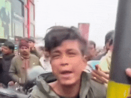 मैं सिर्फ हेलमेट चोर हूं, बाइक चोर नहीं... बेतिया में पोल से बंधे लड़के का वीडियो वायरल