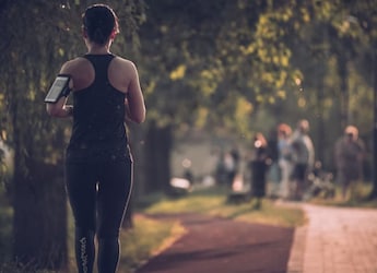 Exercising Outdoors? Here's How To Reduce Pollution Exposure