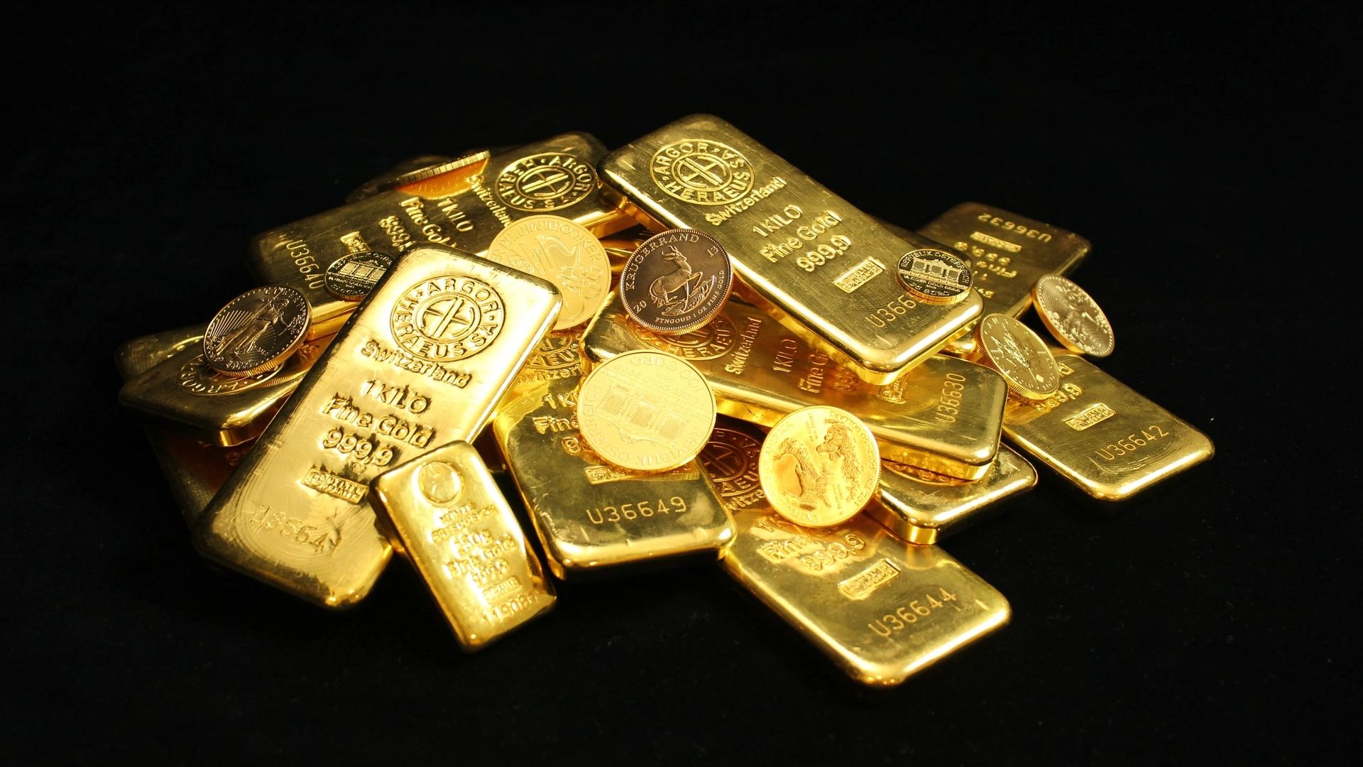 Gold At Record Highs Pushes Indians Toward Coins And Bars, Away From Jewellery: Report