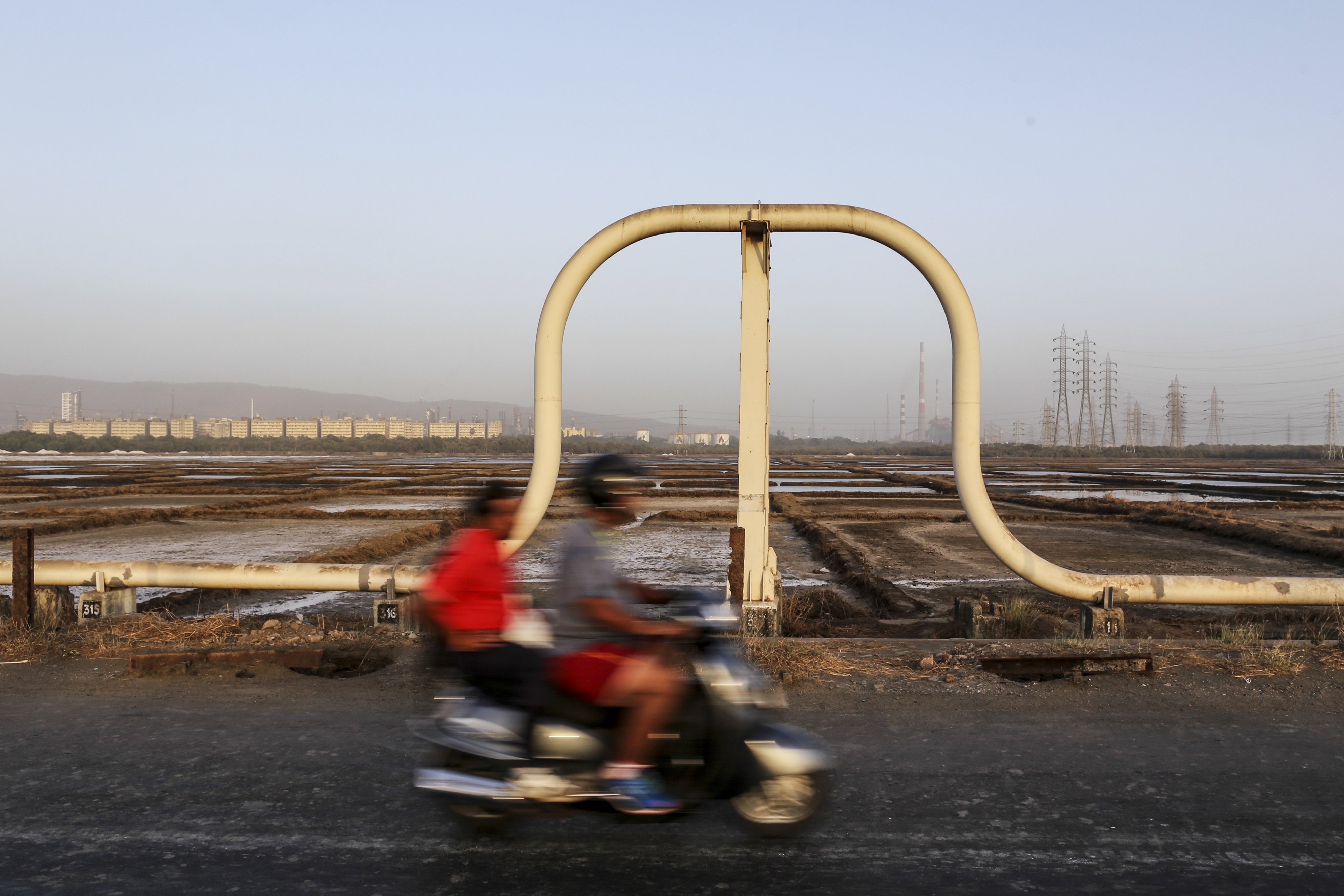 India's Torrent Gas Hires Citi, Two Others For $450 Million IPO