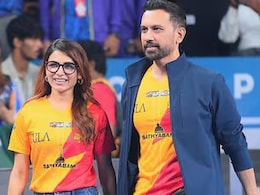 When Raj Nidimoru Left Samantha Blushing As He Called Her A "Proper Nerd"