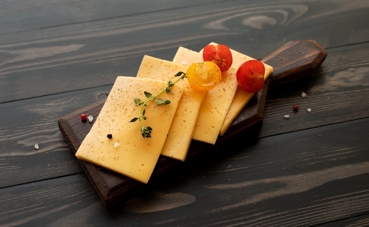 Is High-Fat Cheese Healthy For Your Brain? Here Is What The New Study Says