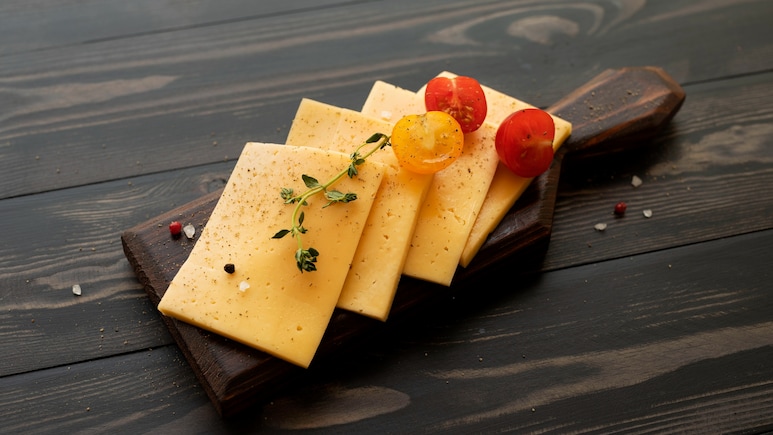 Is High-Fat Cheese Healthy For Your Brain? Here Is What The New Study Says