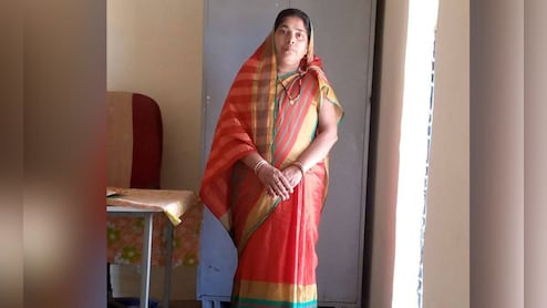 एमपी में SIR सर्वे के दौरान महिला शिक्षिका की मौत, बेटे का आरोप- काम का था मानसिक दबाव