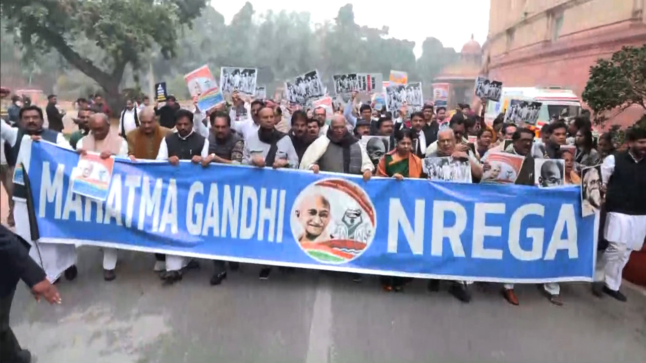 Opposition Demands G Ram G Bill Rollback, Protests Amid MGNREGA Rename Row