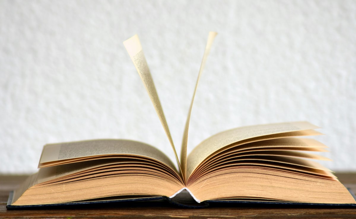 "Why Cash?" Woman Raises Concern After School Asks Parents To Bring Cash To Purchase Books