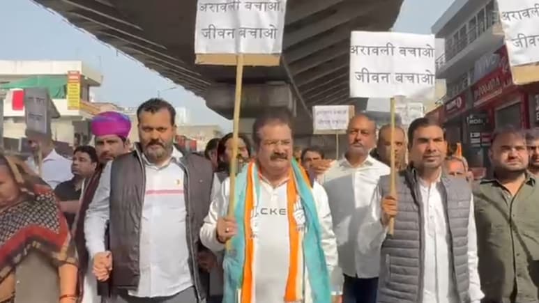 'अरावली बचाओ' के पदयात्रा पर निकले खाचरियावास, बोले- अरावली को खत्म नहीं होंगे