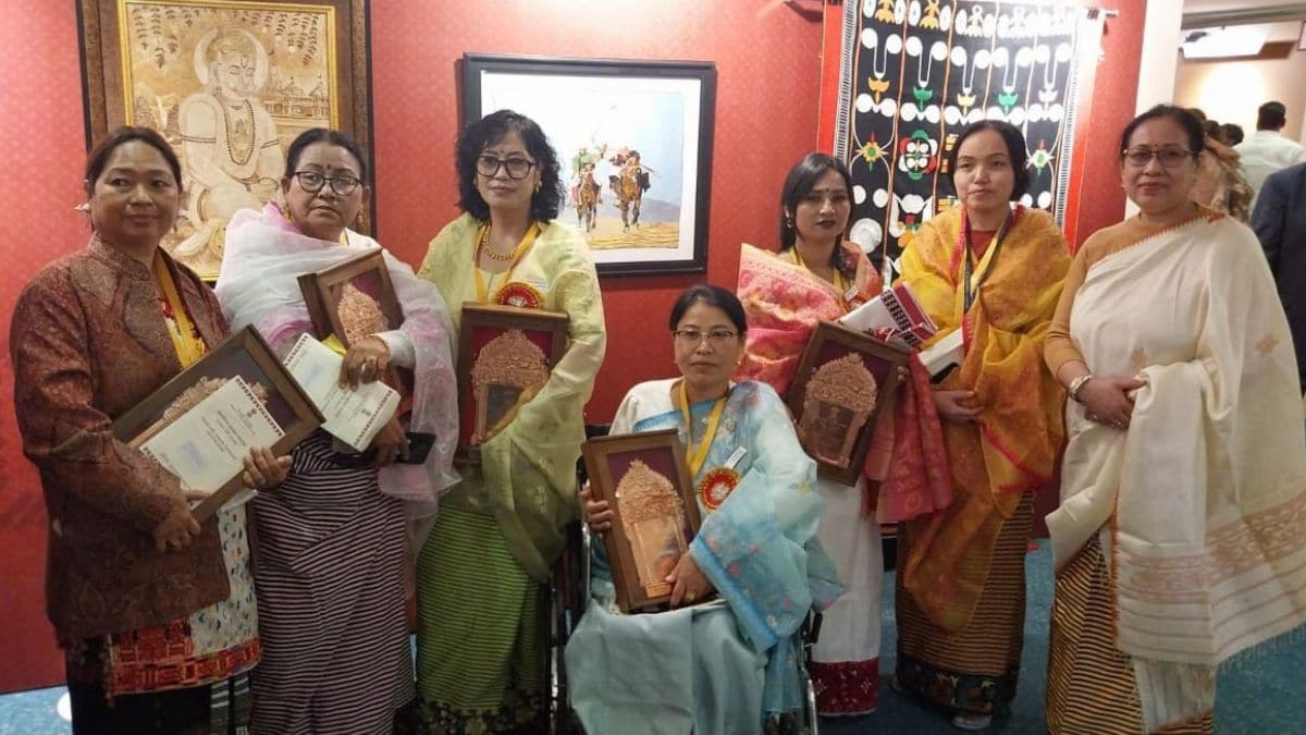 Three artisans from Manipur - Laishram Memicha, Yengkhom (O) Indira Devi, and A Bimola Devi - are among those who received the National Handicrafts Award from President Droupadi Murmu. Three artisans from Manipur - Laishram Memicha, Yengkhom (O) Indira Devi, and A Bimola Devi - are among those who received the National Handicrafts Award from President Droupadi Murmu.