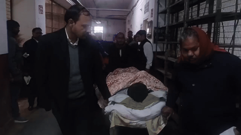 यूपी में स्ट्रेचर पर कोर्ट पहुंचा आरोपी तो जज ने देखते ही कहा- जमानत