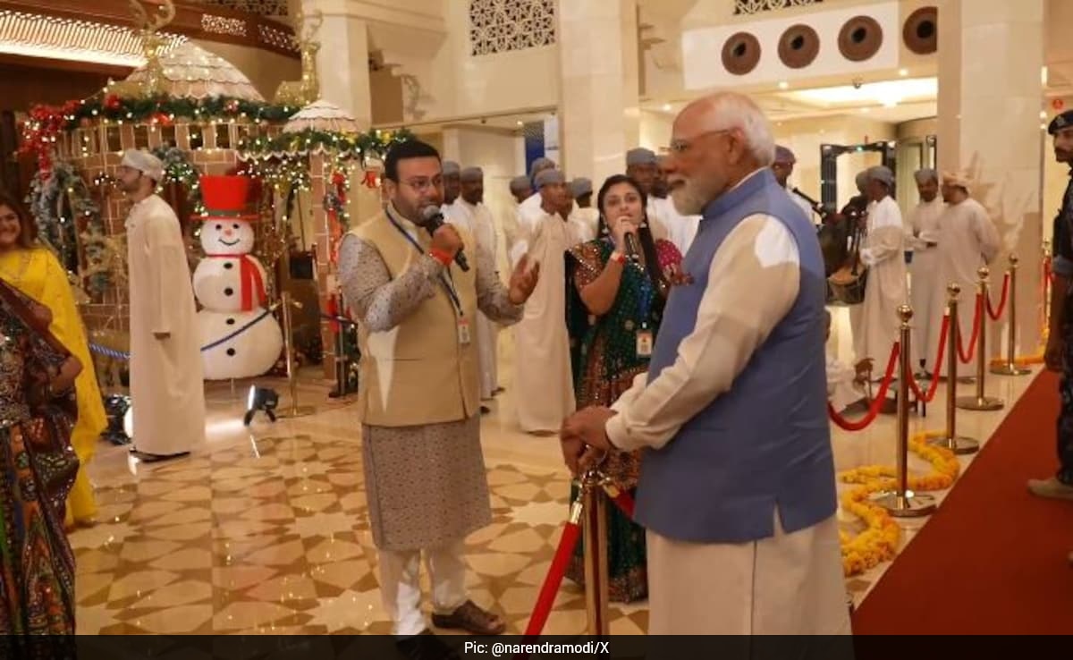 Premier Modi prijst de Indiase gemeenschap in Oman en zegt dat deze de banden tussen mensen weerspiegelt