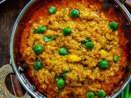 Haldi ki sabji: किचन में घुलेगी ताजी हल्दी की खुशबू, फूलगोभी, मटर और देसी घी के साथ ऐसे बनाएं राजस्थानी विंटर स्पेशल डिश