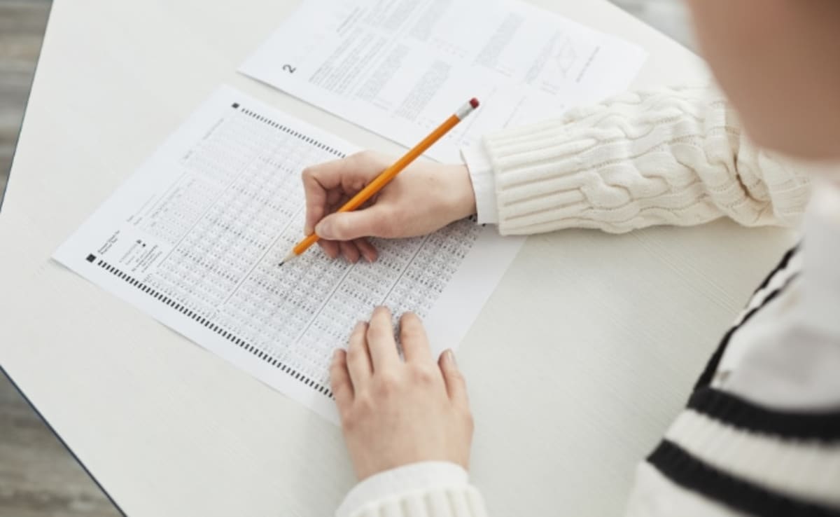 IIT Roorkee JEE Advanced 2026: How Can Foreign, OCI/ PIO Candidates Register? Step-By-Step Guide