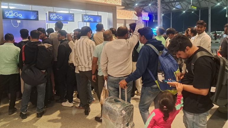 IndiGo Flight: 2 दिन में 200 से ज़्यादा फ्लाइट रद्द, भोपाल जाने वाली उड़ानें भी प्रभावित