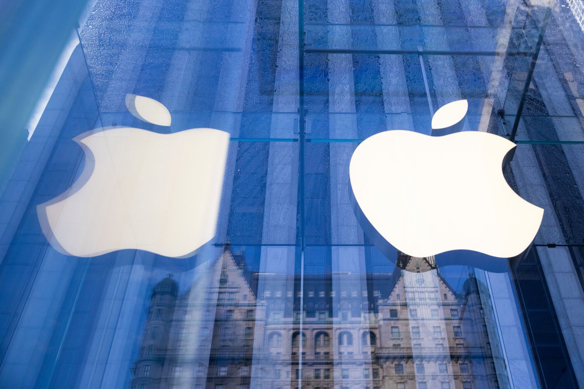 Apple Releases iPhone Software Update to Fix Overheating Issue