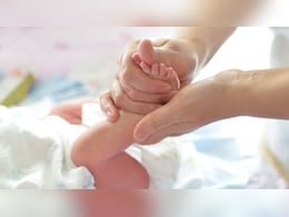 Parenting Tips: सर्दियों में ये 5 गलतियां छोटे बच्चों को कर सकती हैं बीमार, माता-पिता रखें इन बातों का ध्यान