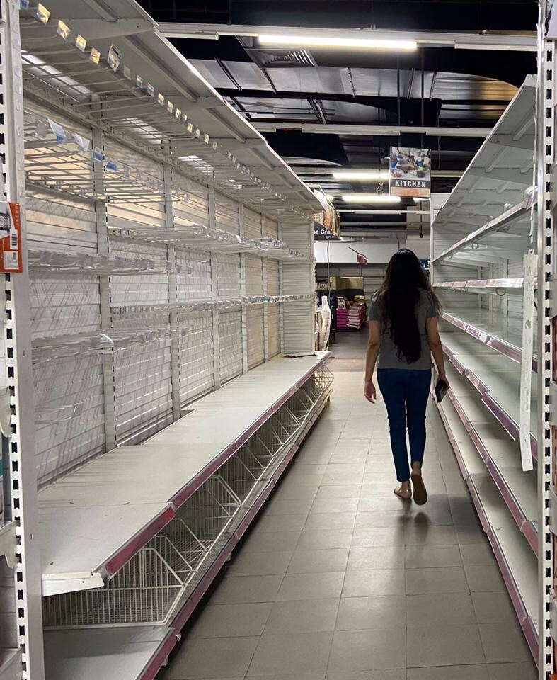 Barren Shelves Greet Shoppers At Several Big Bazaar Outlets This Festive Season&nbsp;