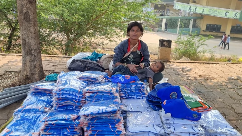 IND vs SA रायपुर: मैच के साथ कारोबार भी हिट, हर वेंडर को ₹5,000 से ₹10,000 तक की कमाई का अनुमान