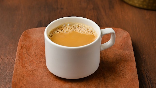 Chinese Billionaire Zhang Junjie Served Milk Tea To Guests At His Wedding. Here's Why