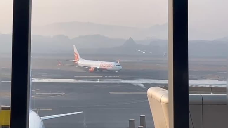 नवी मुंबई के लोगों को नए साल का तोहफा, अंतरराष्ट्रीय एयरपोर्ट पर पहली कमर्शियल फ्लाइट की हुई लैंडिंग