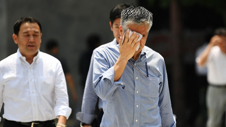 हवा-पानी बर्बाद हुआ तो इस मुल्क की गुस्साई जनता ने सरकार पर ही ठोक दिया मुकदमा