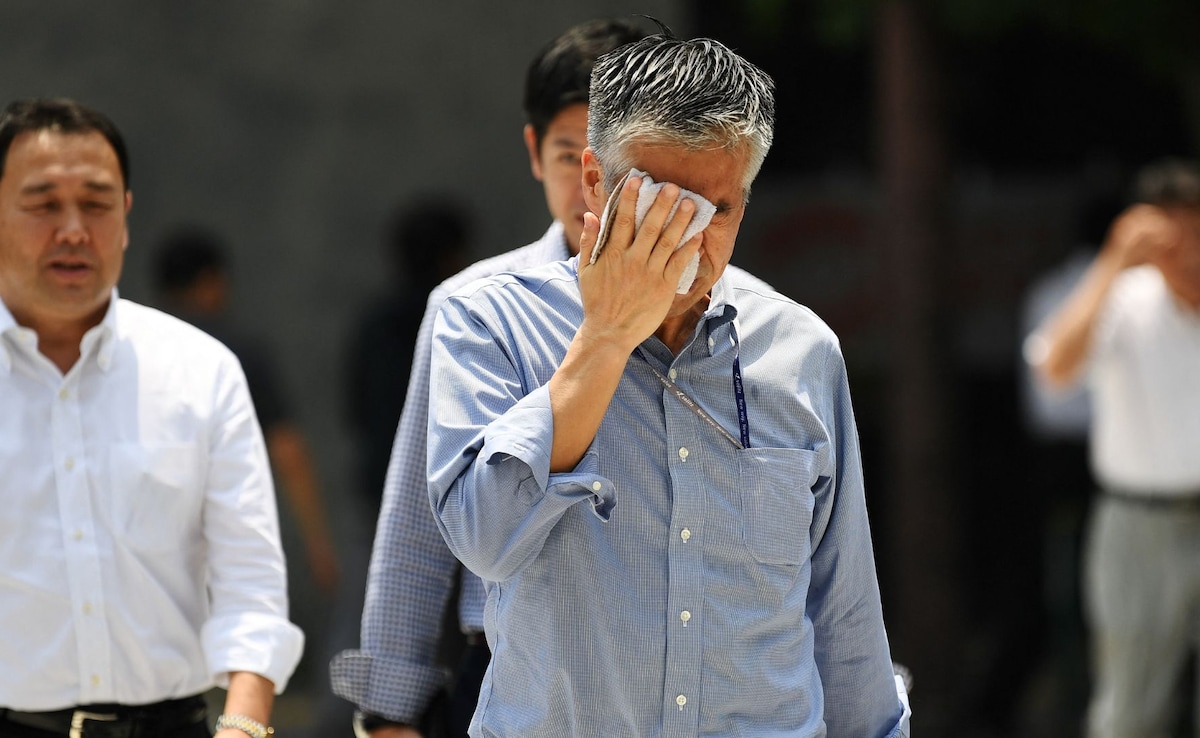 हवा-पानी बर्बाद हुआ तो इस मुल्क की गुस्साई जनता ने सरकार पर ही ठोक दिया मुकदमा हवा-पानी बर्बाद हुआ तो इस मुल्क की गुस्साई जनता ने सरकार पर ही ठोक दिया मुकदमा