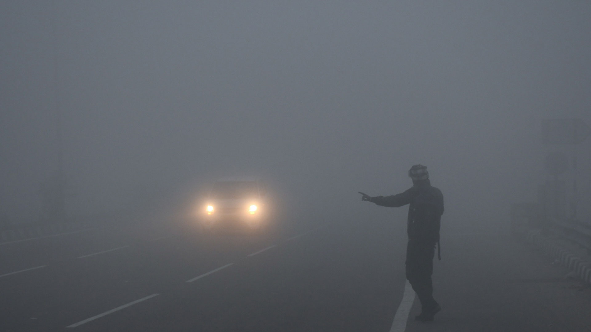 Delhi-NCR Hit by Dense Fog; Flights, Commute Disrupted