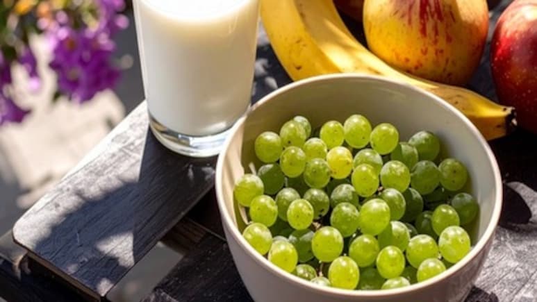 दूध और दही के साथ भूलकर भी न करें इन चीजों का सेवन, फायदा की जगह पहुंच सकता है नुकसान