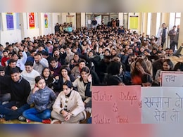 मरीज परेशान, स्वास्थ्य सेवाओं को लेकर घमासान... हिमाचल में डॉक्टर्स की हड़ताल का तीसरा दिन, पढ़ें लेटेस्ट अपडेट