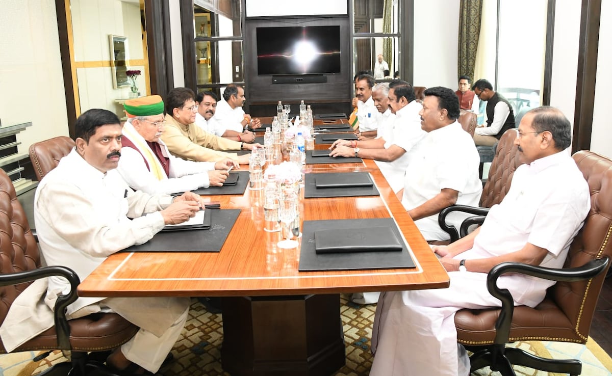 AIADMK-BJP Lunch Meet Signals Push To Strengthen NDA Ahead Of 2026 Polls