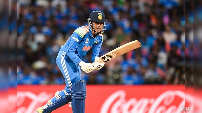 तूफानी छक्के के साथ स्मृति मंधाना ने बदल दिया भारतीय क्रिकेट का इतिहास, यह कारनामा करने वाली बनीं पहली बल्लेबाज