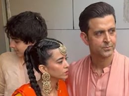 भाई की शादी में ऋतिक रोशन, दोनों बेटे और गर्लफ्रेंड सबा भी थीं साथ, एथनिक लुक ने जीता दिल