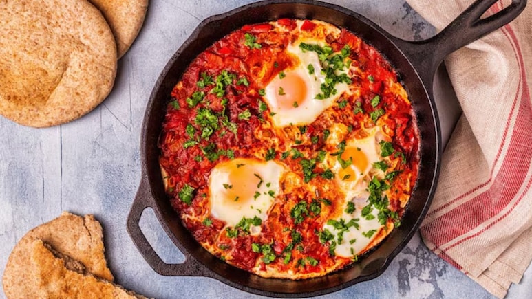 Why Egg Shakshuka Is The Best Winter Breakfast, Reveals Nutritionist