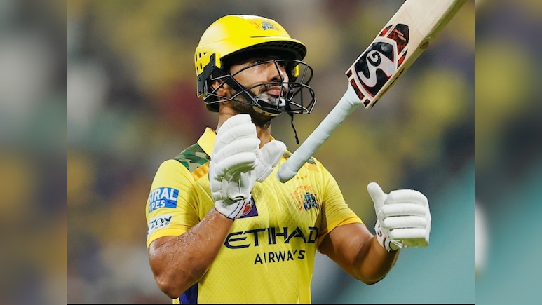 धोनी के शेर का धमाका, IPL ऑक्शन से पहले की छक्के-चौकों की बौछार, अकेले टीम को दिलाई जीत